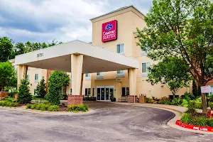 Comfort Suites Independence - Kansas City image