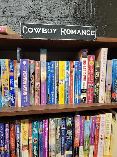 Book Store «The Mad Raven Coffee & Books», reviews and photos, 255 W Bockman Way, Sparta, TN 38583, USA