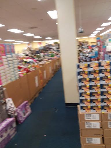 Shopping Mall «Lynn Plaza Shopping Center», reviews and photos, 520-600 W Dundee Rd, Wheeling, IL 60090, USA