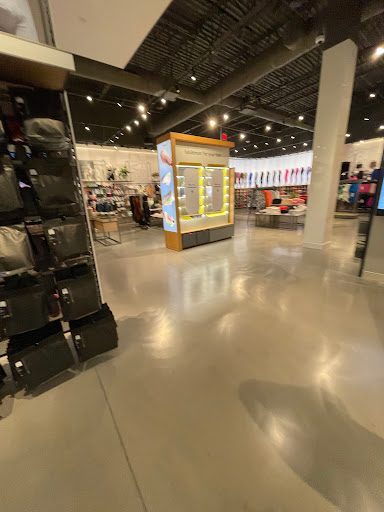 Sportswear Store «lululemon», reviews and photos, 2223 N Westshore Blvd #264, Tampa, FL 33607, USA