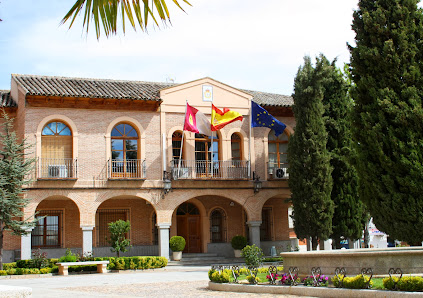 Ayuntamiento de La Puebla de Almoradiel. Pl. Constitución, 1, 45840 La Puebla de Almoradiel, Toledo, España
