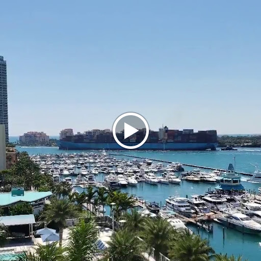 Liquor Store «Riviera Liquors», reviews and photos, 2401 Collins Ave # C1, Miami, FL 33140, USA