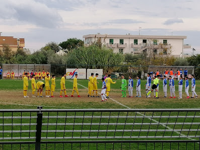 Campo Da Calcio Scerne Di Pineto 64025 Scerne TE, Italia