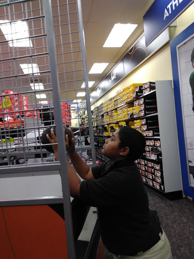 Shoe Store «Shoe Carnival», reviews and photos, 1500 Greentree Blvd, Clarksville, IN 47129, USA