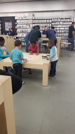 Computer Store «Apple Cherry Hill», reviews and photos, 2000 NJ-38, Cherry Hill, NJ 08002, USA