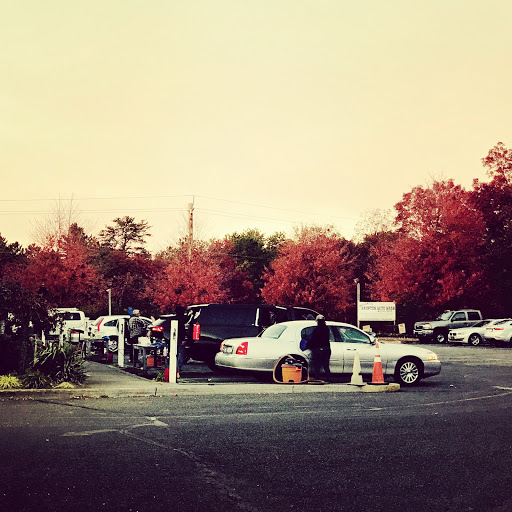 Car Wash «Hampton Auto Wash», reviews and photos, 296 W Montauk Hwy, Hampton Bays, NY 11946, USA