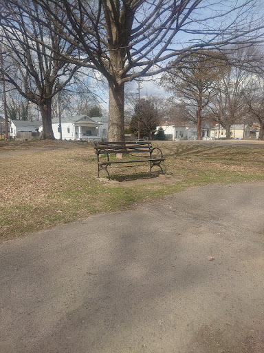 Park «Boone Square Park», reviews and photos, 1935 Rowan St, Louisville, KY 40203, USA