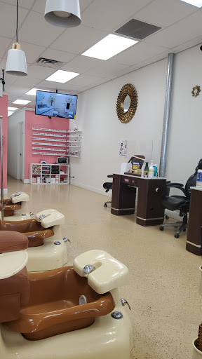 Nail Salon «DaVi Nails Salon and Spa», reviews and photos, 2801 Commerce Dr, Coralville, IA 52241, USA