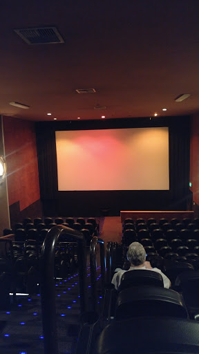 Movie Theater «Landmark CREST Theatre», reviews and photos, 16505 5th Ave NE, Shoreline, WA 98155, USA