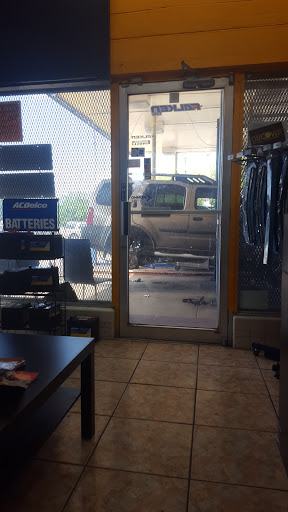 Auto Repair Shop «Speedy Lube & Auto Care Inc», reviews and photos, 5601 N 40th St, Tampa, FL 33610, USA