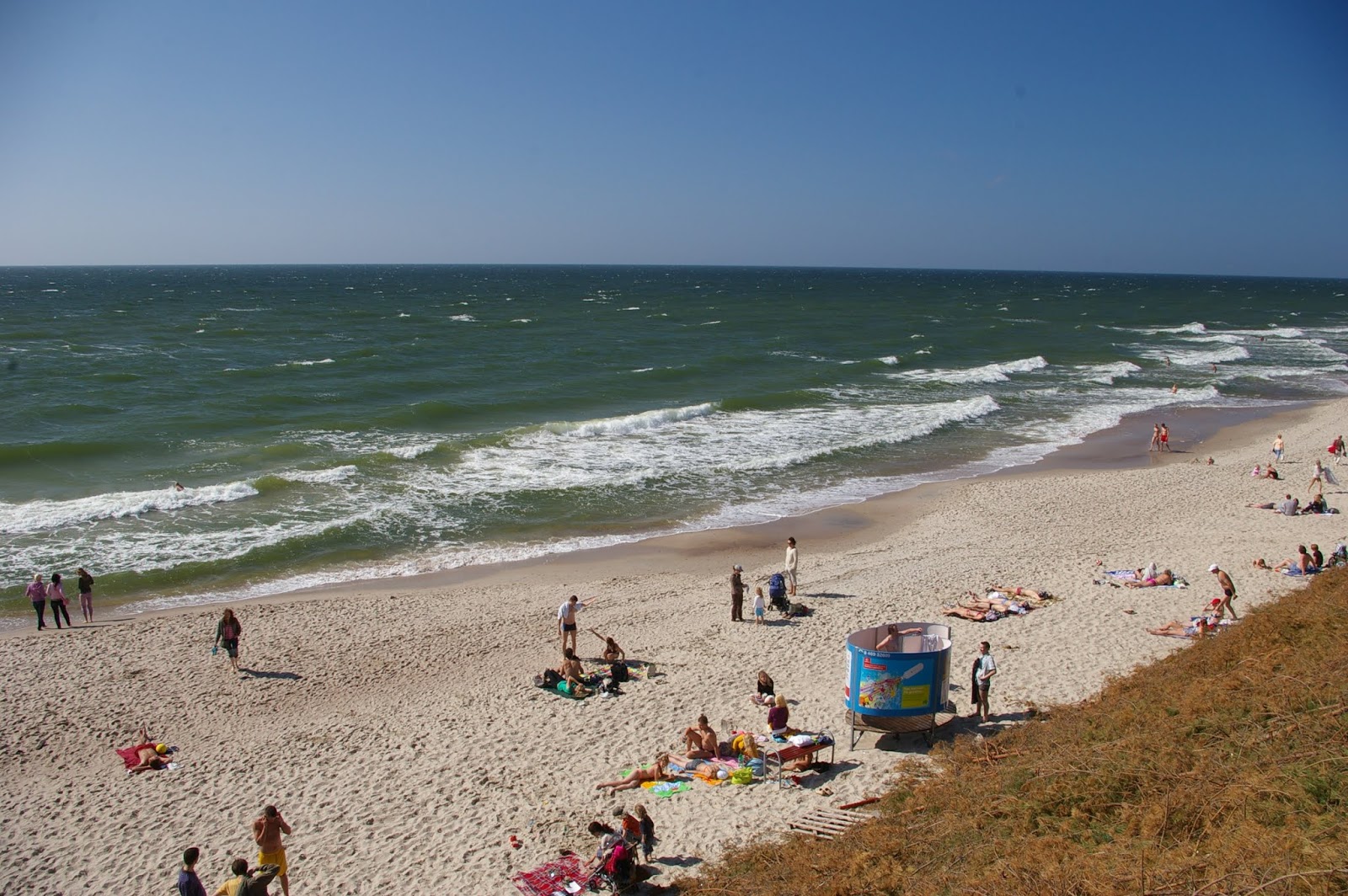 Photo de Preilos beach avec sable lumineux de surface