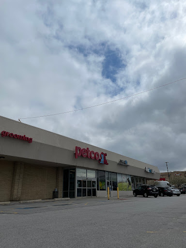 Pet Supply Store «Petco Animal Supplies», reviews and photos, 7110 Dodge St, Omaha, NE 68132, USA