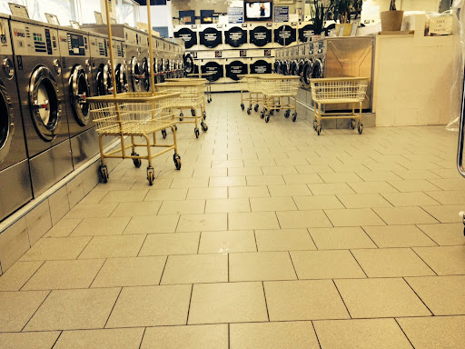 Dry Cleaner «KING COIN LAUNDRY & CLEANERS, INC», reviews and photos, 38-15 Greenpoint Ave, Long Island City, NY 11101, USA