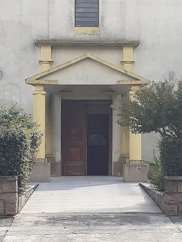 Opiniones de Parroquia San Miguel Arcángel en Canelones - Iglesia