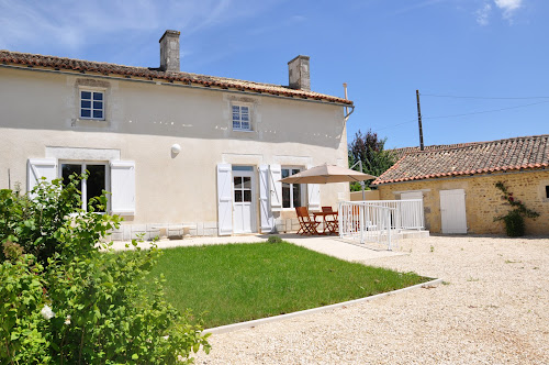 Lodge gite de la grimolle Valence-en-Poitou