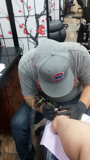 Tattoo Shop «Vanity Tattoo», reviews and photos, 28 S Western Ave, Carpentersville, IL 60110, USA