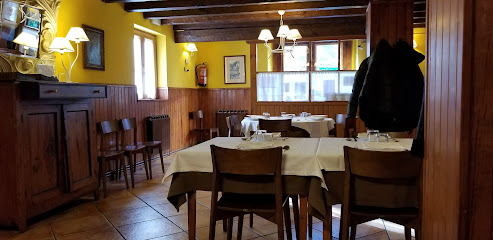 Restaurante Tapia - Bo. Bormapea, 8, 31417 Isaba, Navarra, Spain