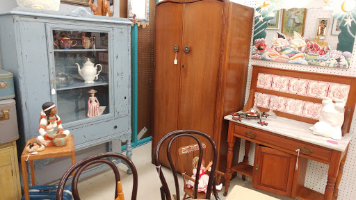 Shopping Mall «Melbourne Shopping Center», reviews and photos, 1355 S Babcock St, Melbourne, FL 32901, USA