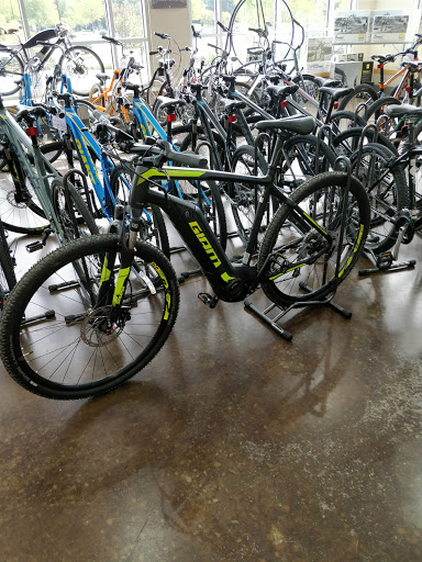 Shopping Mall «Braelinn Village Shopping Center», reviews and photos, 548 Crosstown Drive, Peachtree City, GA 30269, USA