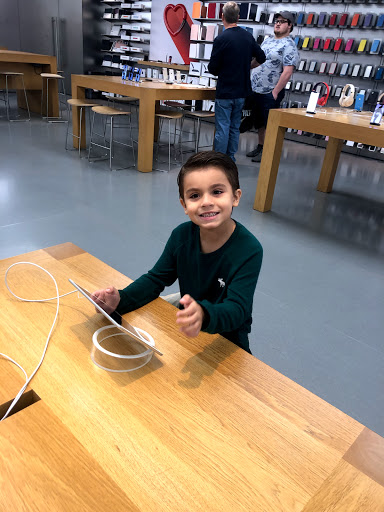 Computer Store «Apple Westfarms», reviews and photos, 500 W Farms Mall, Farmington, CT 06032, USA