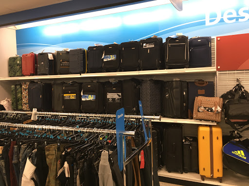 Clothing Store «Ross Dress for Less», reviews and photos, 1001 S Interstate 35 East Service Rd, DeSoto, TX 75115, USA