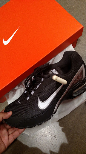 Clothing Store «Nike Factory Store», reviews and photos, 2950 I-20 Frontage Rd #755, Grand Prairie, TX 75052, USA