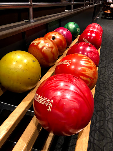 Bowling Alley «Bowlero Buffalo Grove», reviews and photos, 350 McHenry Rd, Buffalo Grove, IL 60089, USA