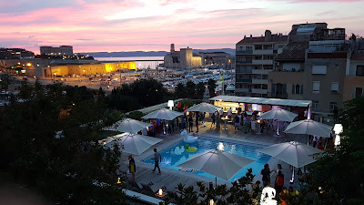 Le café de l'Abbaye à Marseille