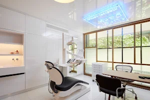 Turó Park Dental Clinic | International & English Speaking Dentist in Barcelona image