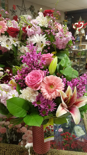 Florist «Country Village Florist and Gifts, Inc.», reviews and photos, 212 E Main St, East Islip, NY 11730, USA