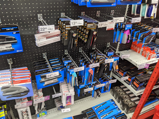 Office Supply Store «Staples», reviews and photos, 9319 5th Ave, Brooklyn, NY 11209, USA