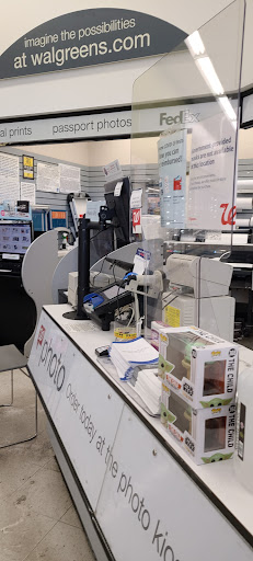 Drug Store «Walgreens», reviews and photos, 18515 Devonshire St, Northridge, CA 91324, USA