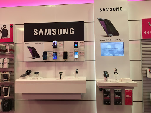 Cell Phone Store «T-Mobile», reviews and photos, 25965 Industrial Blvd #105, Hayward, CA 94545, USA