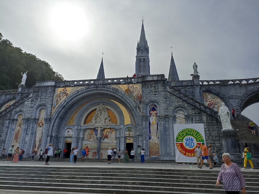 Superbe Lourdes à Lourdes (Hautes-Pyrénées 65)