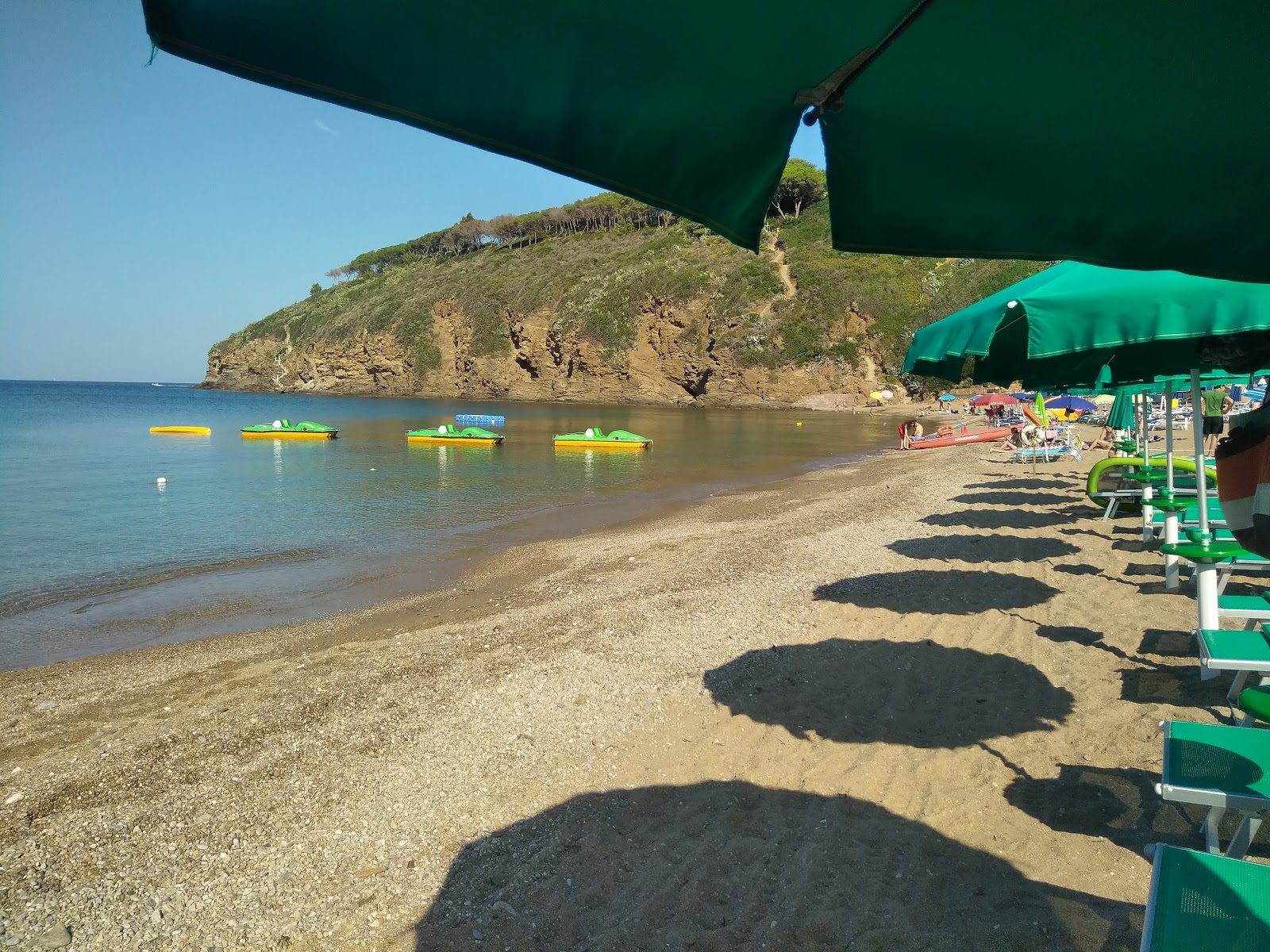 Foto van Morfone beach en de nederzetting