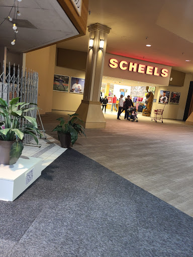 Sporting Goods Store «SCHEELS», reviews and photos, 2800 S Columbia Rd, Grand Forks, ND 58201, USA