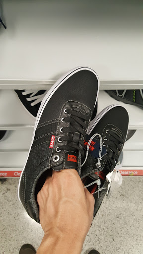 Clothing Store «Ross Dress for Less», reviews and photos, 13750 Riverside Dr, Sherman Oaks, CA 91423, USA