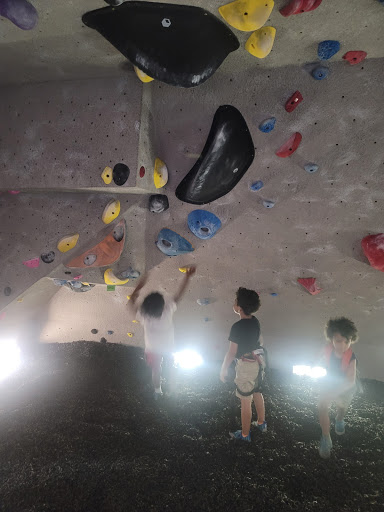 Gym «North Summit Climbing Gym», reviews and photos, 481 Bushkill Plaza Ln, Wind Gap, PA 18091, USA