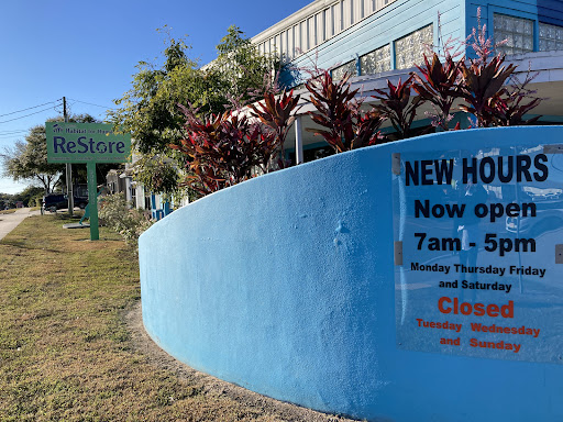 Thrift Store «Lakeland Habitat ReStore», reviews and photos, 1317 George Jenkins Blvd, Lakeland, FL 33815, USA