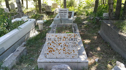 Memlik Köyü Mezarlığı