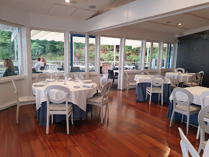 Restaurante Mauro - Puerto deportivo de San Adrián de Cobres, 35, 36142 Vilaboa, Pontevedra, Spain