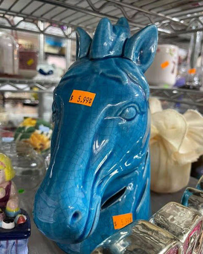 Thrift Store «St. Vincent de Paul Thrift Stores Orlando», reviews and photos, 770 S Orange Blossom Trail, Apopka, FL 32703, USA