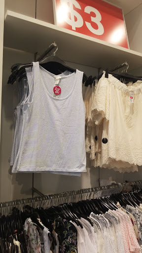 Clothing Store «H&M», reviews and photos, 4200 Conroy Rd, Orlando, FL 32839, USA