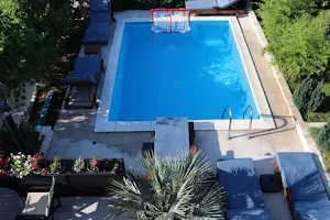 "Sunny Hills" Apartments with pool image