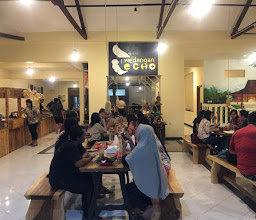 Godhong Wedang Cafe & Food photo