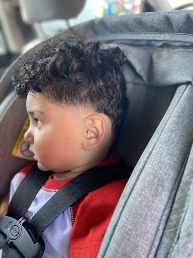 Barber Shop «Iris Barber Shop», reviews and photos, 323 N Pacific Hwy, Woodburn, OR 97071, USA