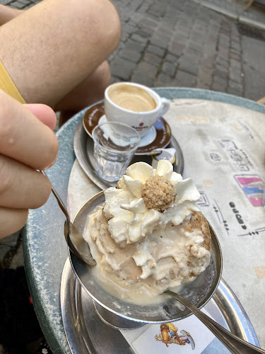 Kommentare und Rezensionen über Eiscafé Cortina