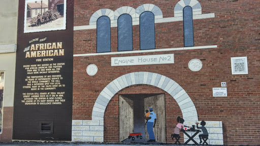 Comic Book Store «Vintage Villains», reviews and photos, 126 N Vermilion St, Danville, IL 61832, USA