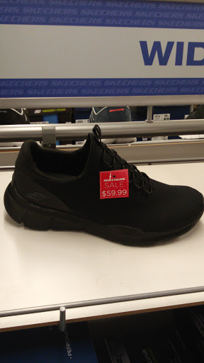 Shoe Store «SKECHERS Factory Outlet», reviews and photos, 163-11 Jamaica Ave, Jamaica, NY 11432, USA