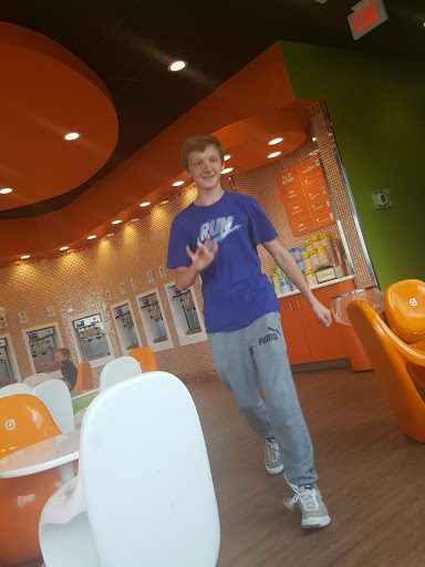 Frozen Yogurt Shop «Orange Leaf Frozen Yogurt», reviews and photos, 1350 NW 18th St, Ankeny, IA 50023, USA